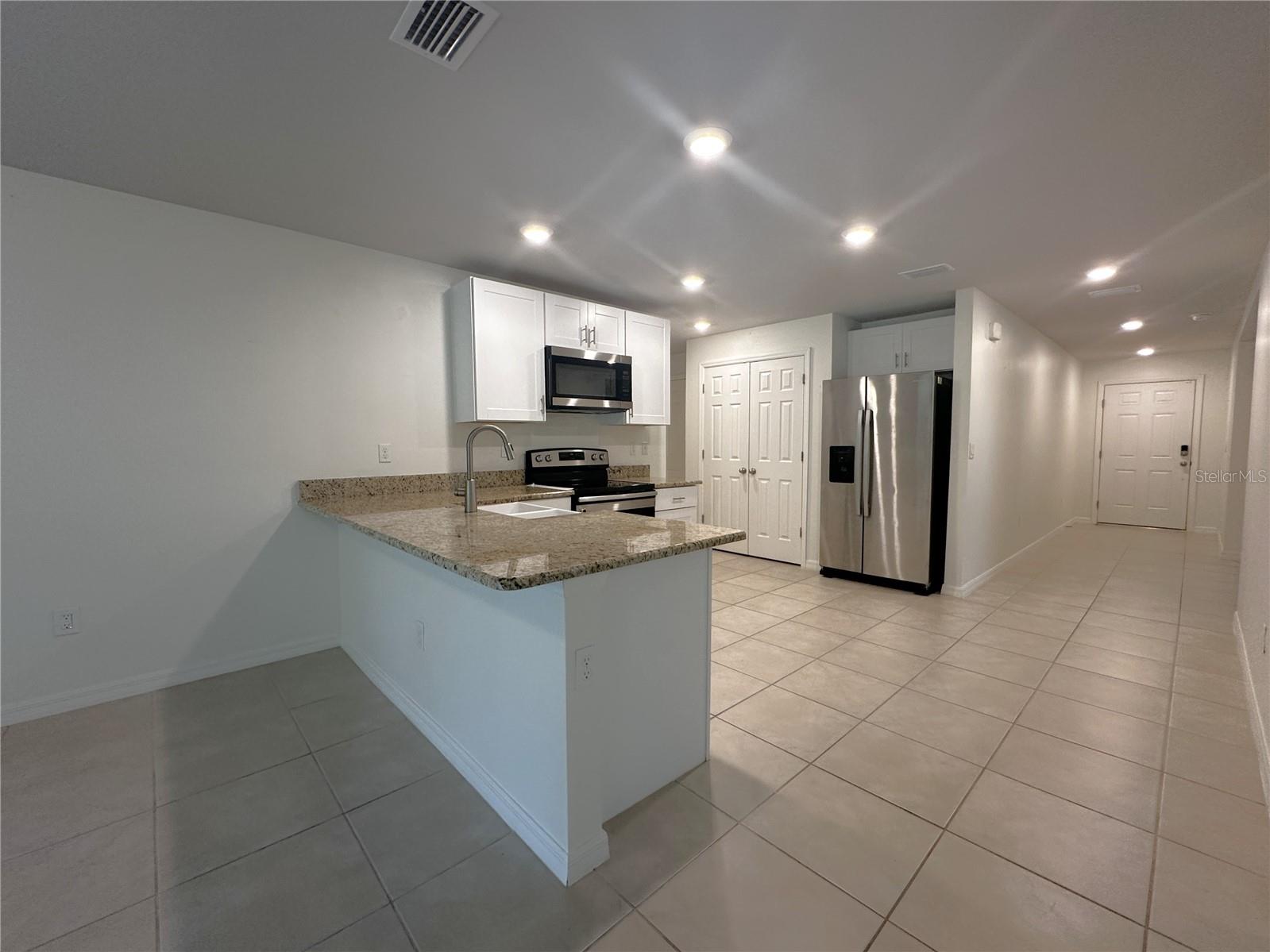 RIO VILLA LAKES - Residential Lease