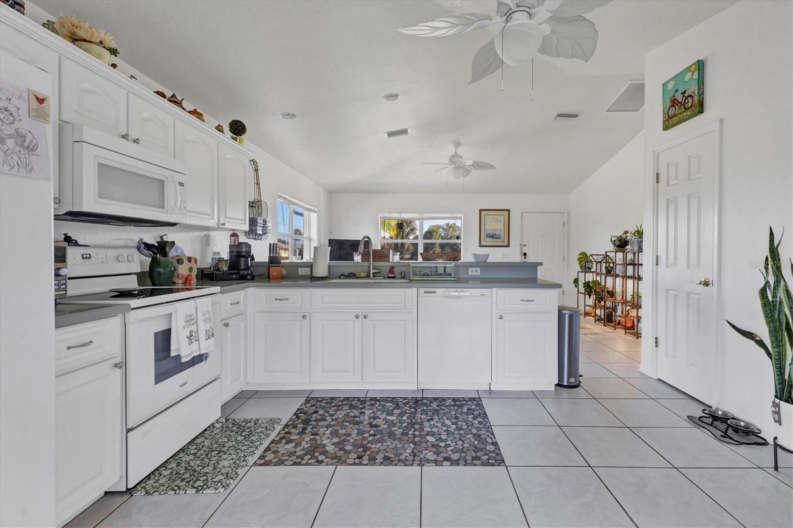 ROTONDA WEST PEBBLE BEACH - Residential Income