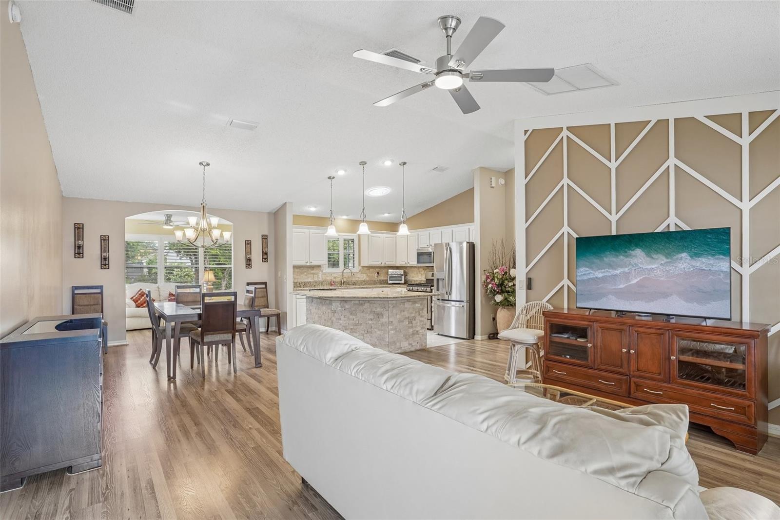 928 EASTMONT COURT