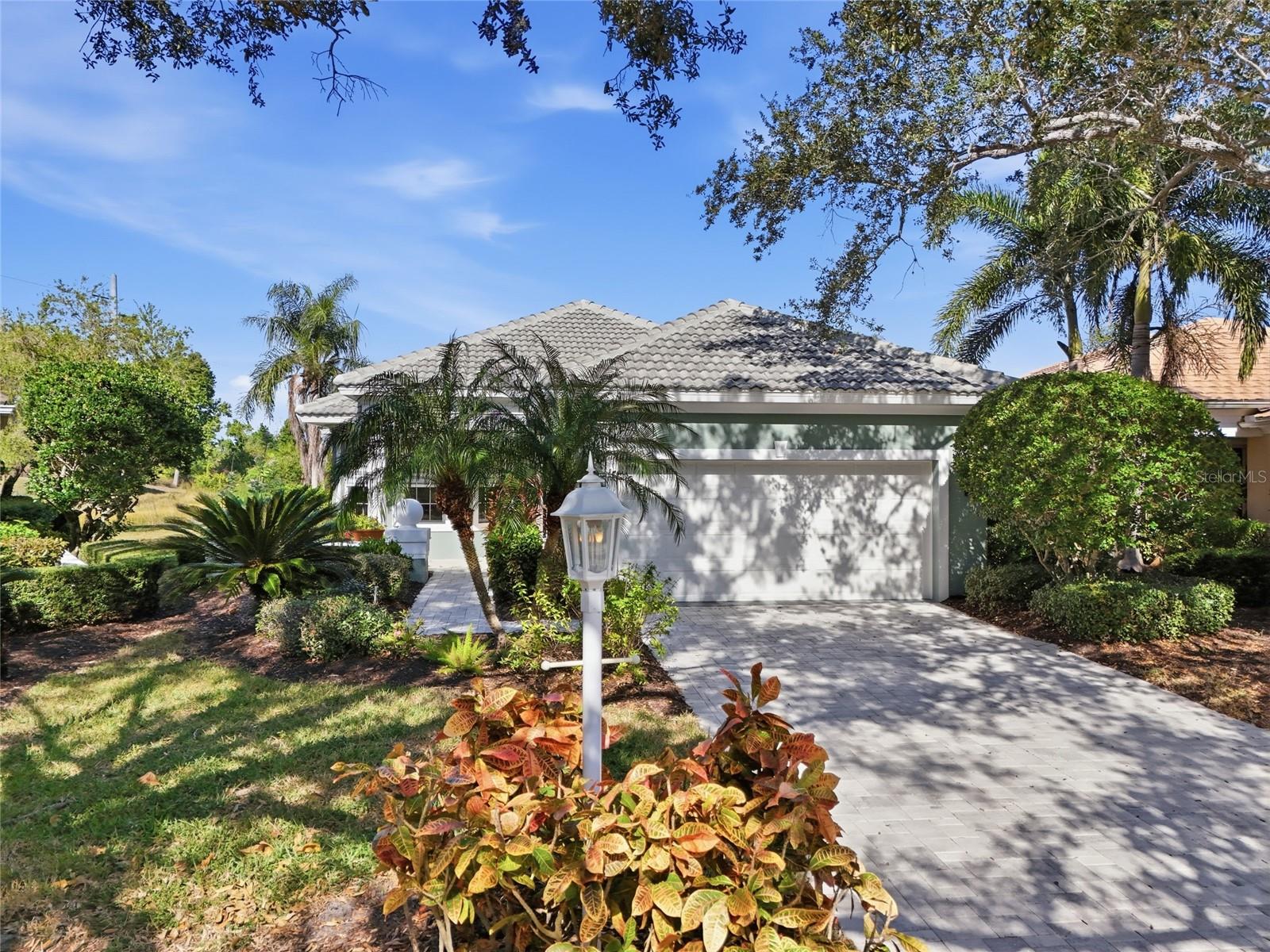 7105 KENSINGTON COURT