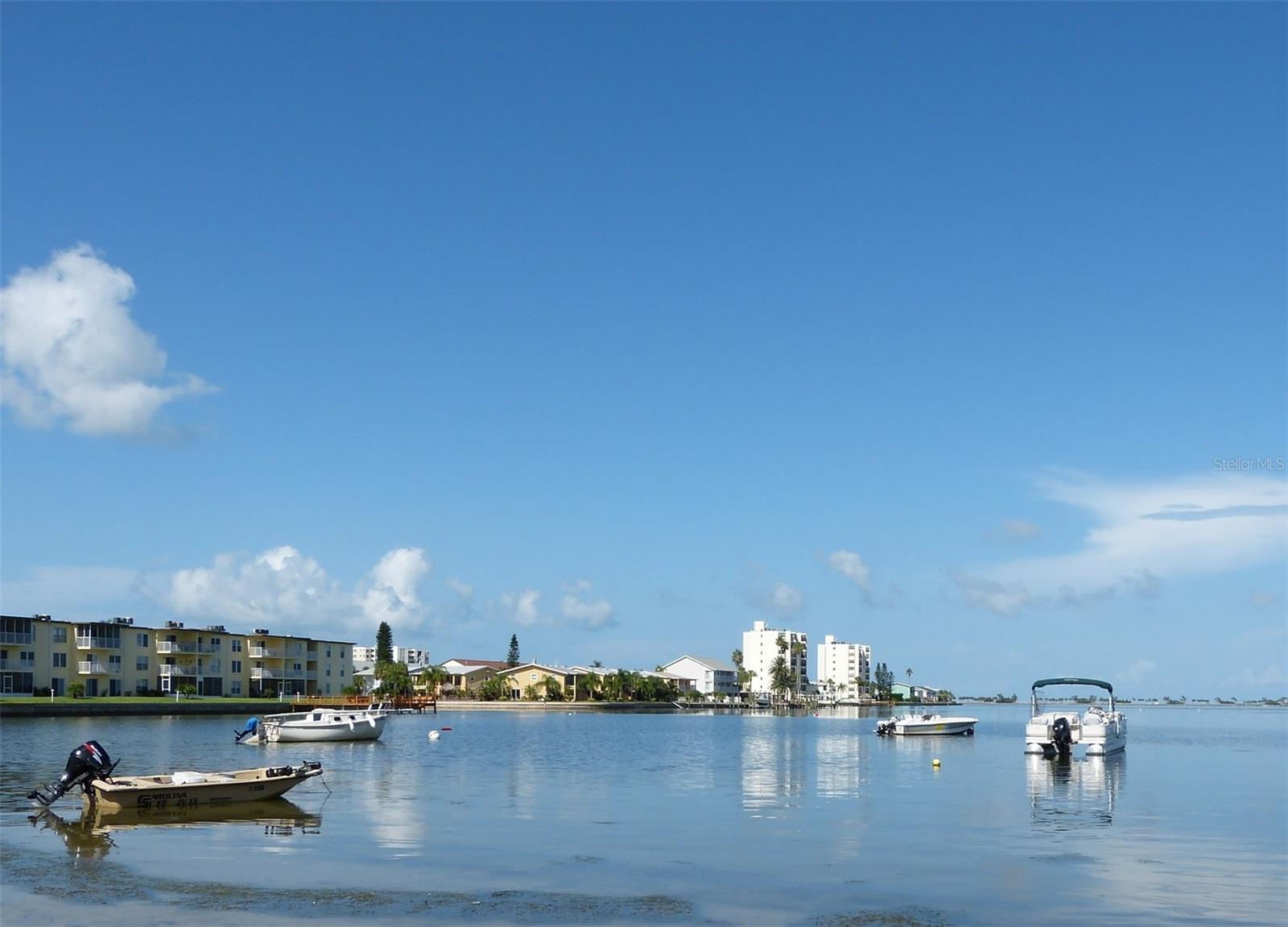 MEDITERRANEAN MANORS - Residential Lease