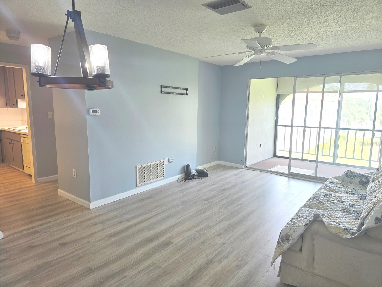 MEDITERRANEAN MANORS - Residential Lease