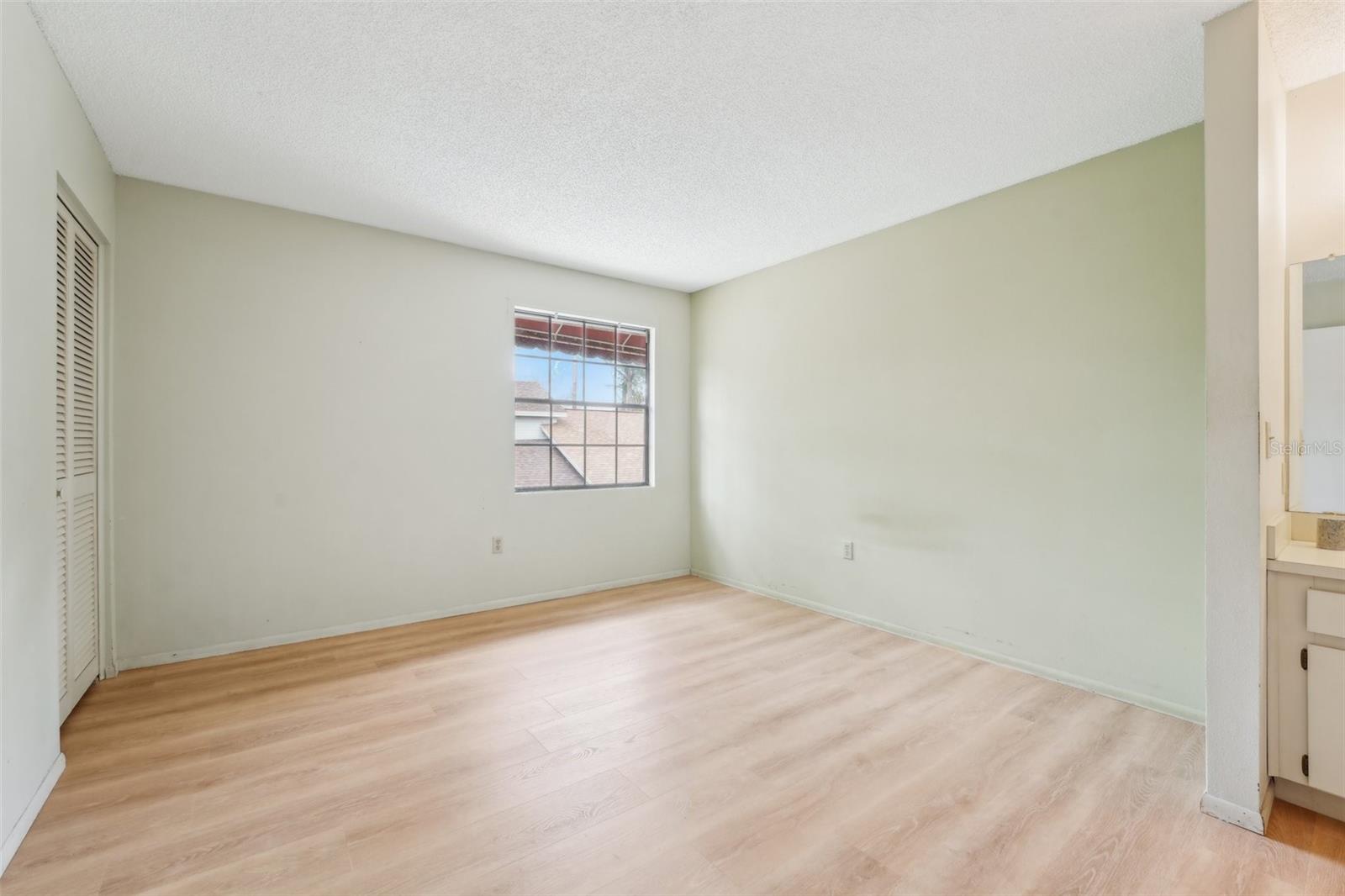 LAURELON VILLAGE OF MEADOWOOD - Residential