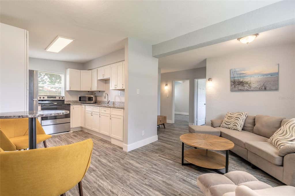 Photo of 305 Elsie Avenue, Daytona Beach, FL 32117 (MLS # V4949477)