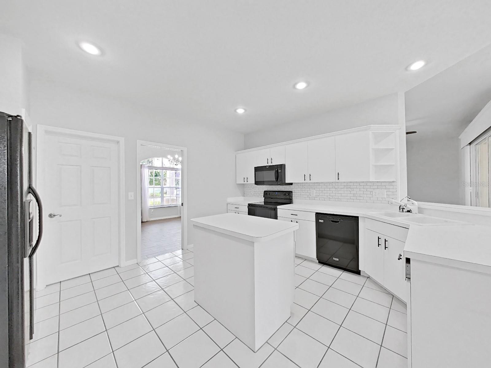 WALDEN LAKE UNIT 33 2 PH A - Residential Lease