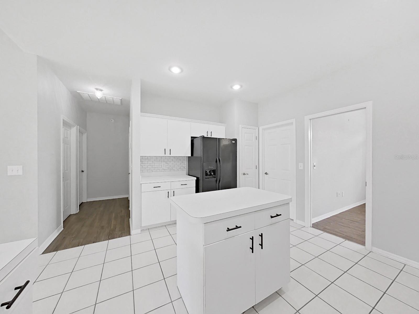 WALDEN LAKE UNIT 33 2 PH A - Residential Lease
