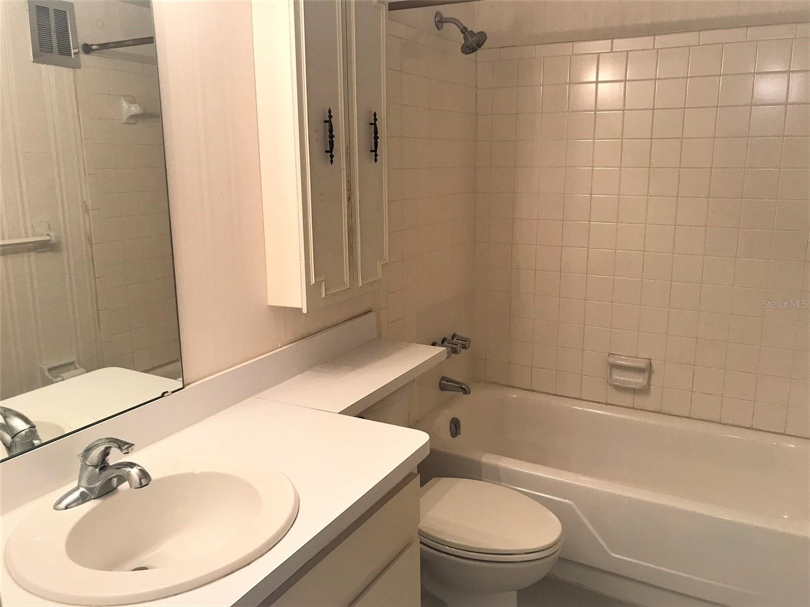 FOUR SEASONS CONDO - Residential Lease