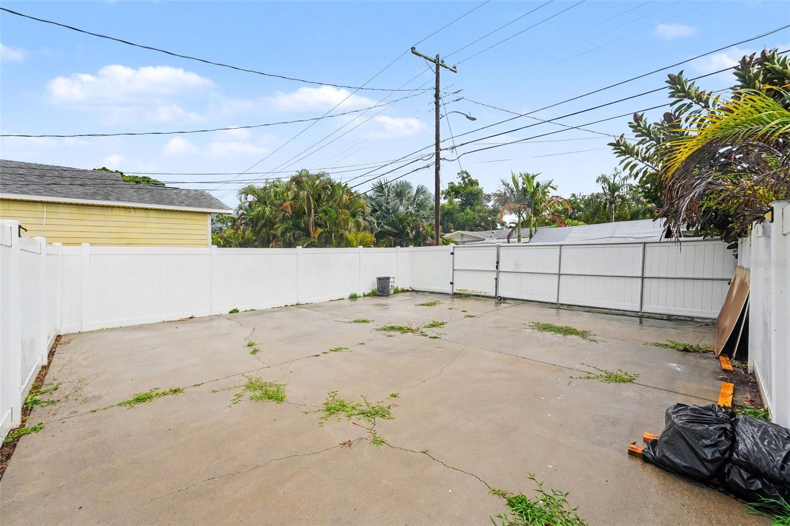 LAKE PASADENA DEV - Residential