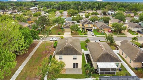 A home in PALMETTO