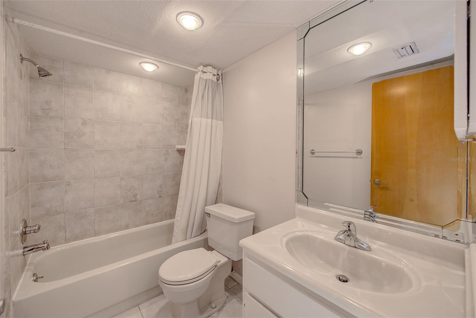 OAKHURST GARDEN APTS CONDO - Residential