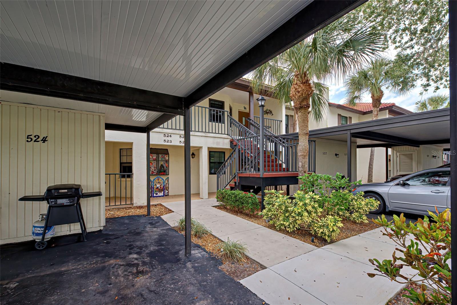 524 PINE HOLLOW CIRCLE 524