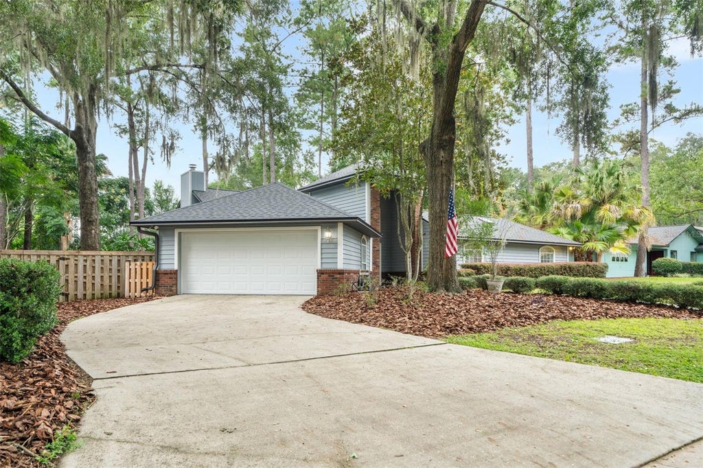 Photo of 2712 NW 29th Place, Gainesville, FL 32605 (MLS # GC544002)