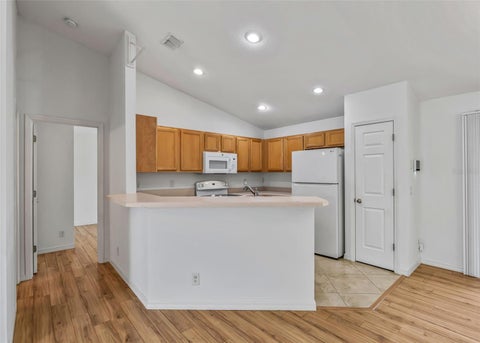 Tiny photo for 5123 Grove Manor, Lady Lake, FL 32159 (MLS # G5117040)