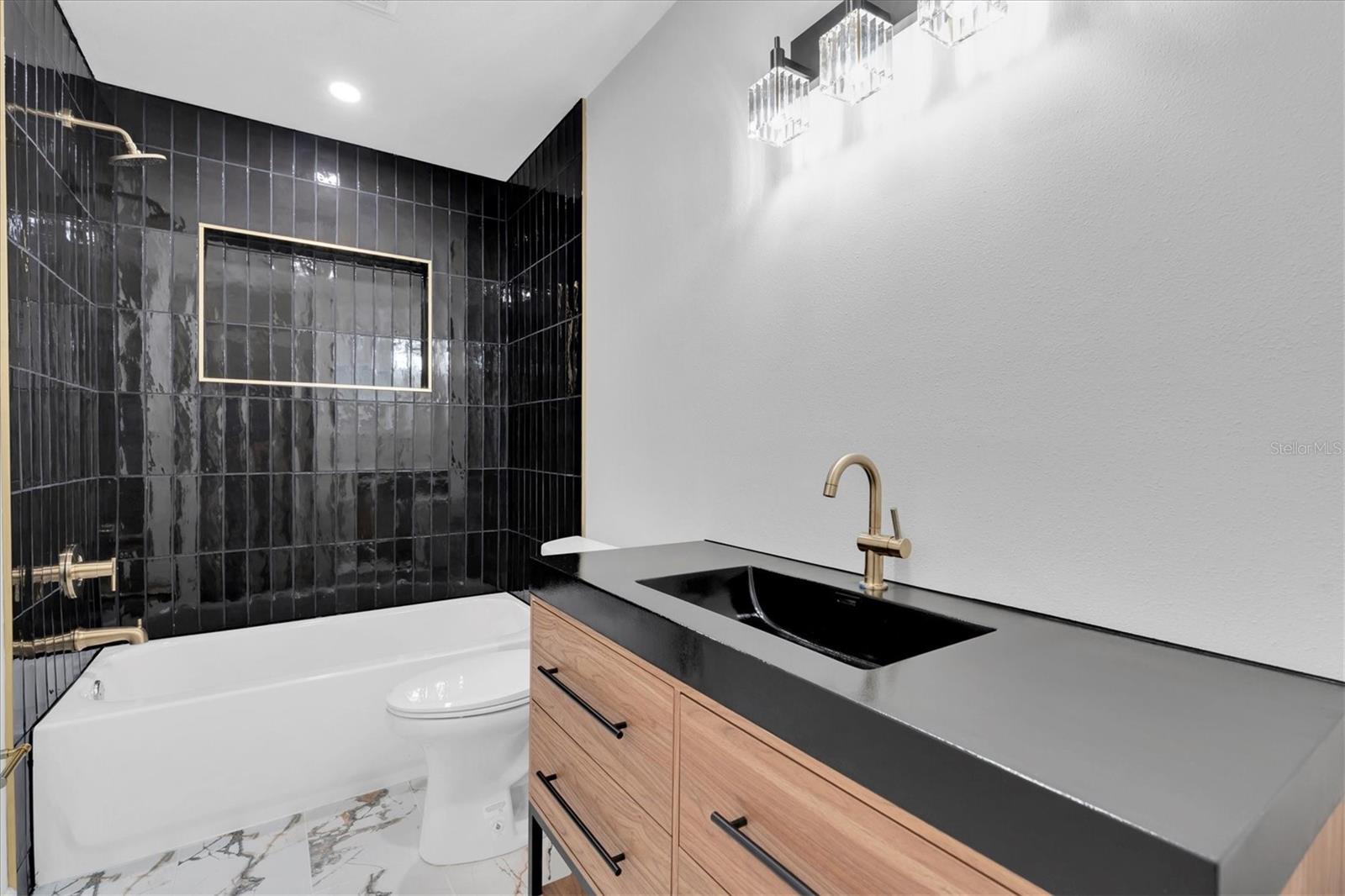 BEEVER O A SUB - Residential