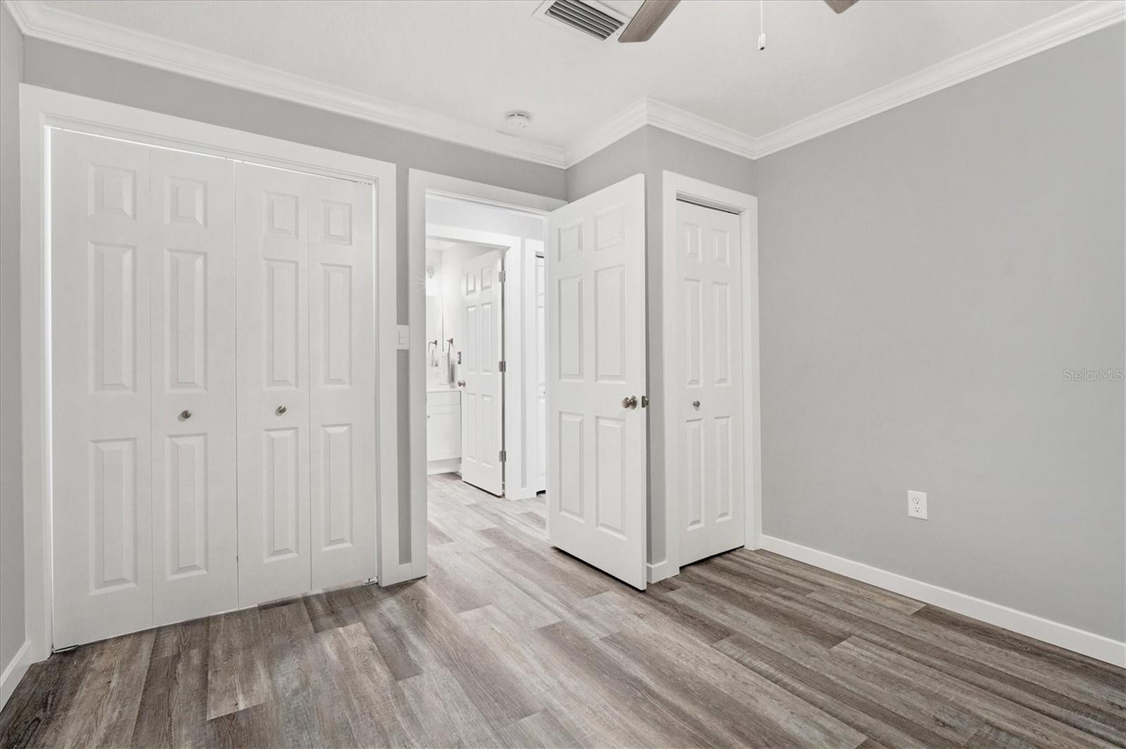 BAYSHORE ON THE LAKE APTS II SEC 2 - Residential