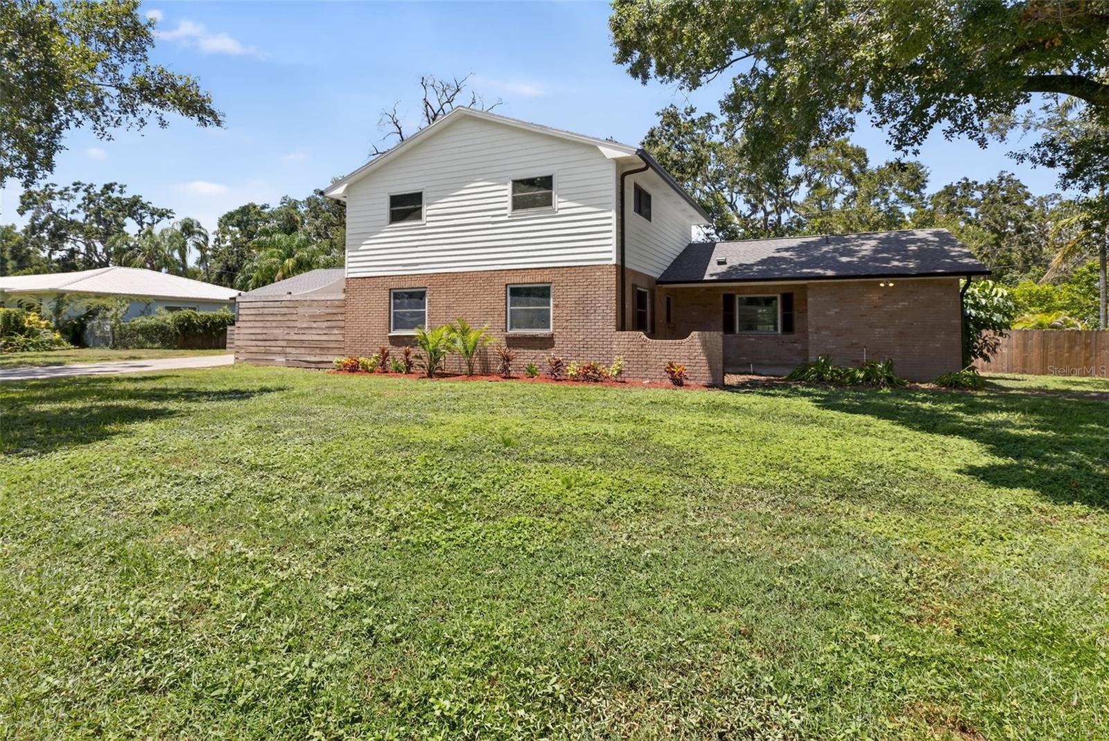2806 SPRINGDELL CIRCLE