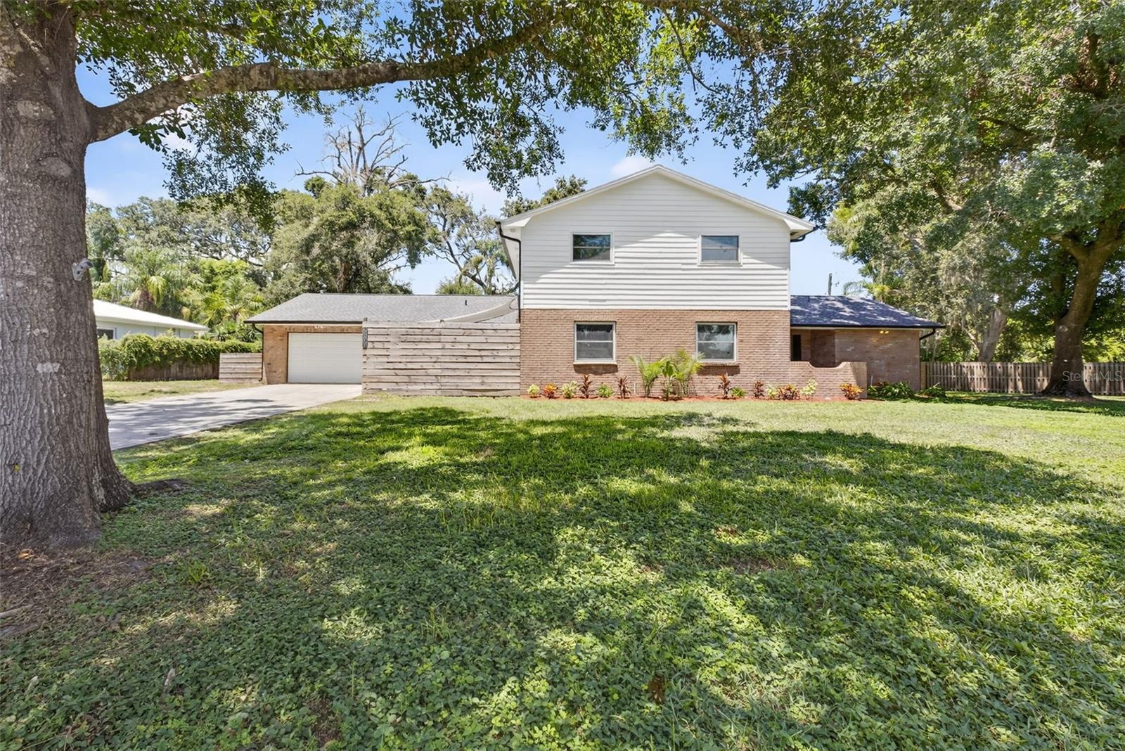 2806 SPRINGDELL CIRCLE