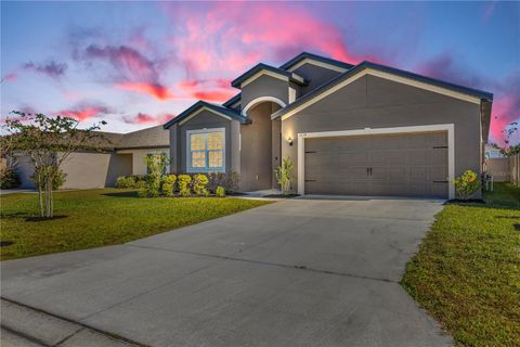 A home in LAKELAND