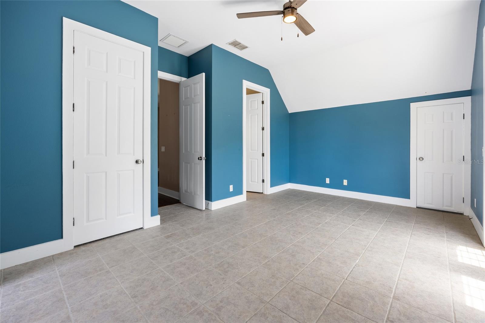 POST HORN - Residential