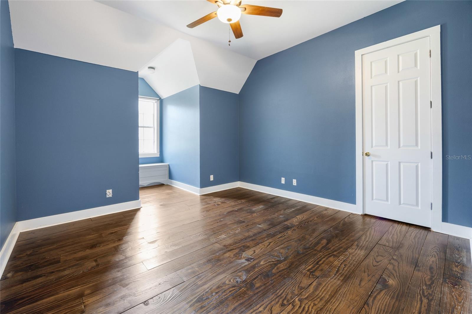 POST HORN - Residential