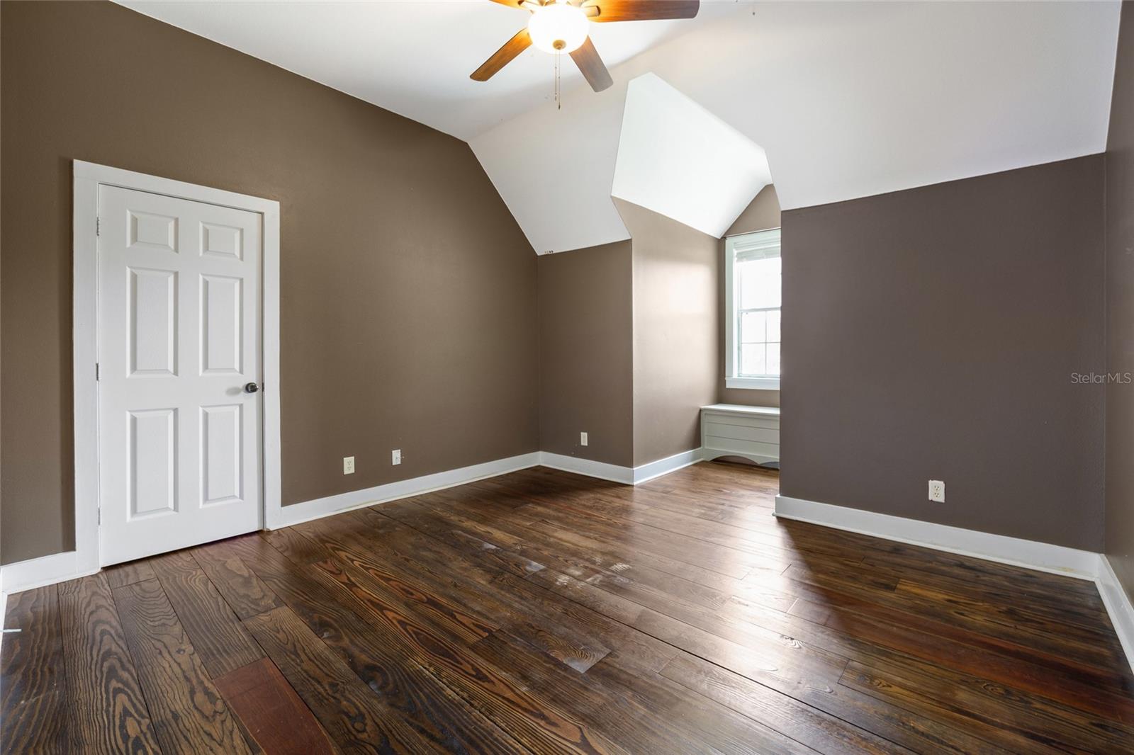 POST HORN - Residential