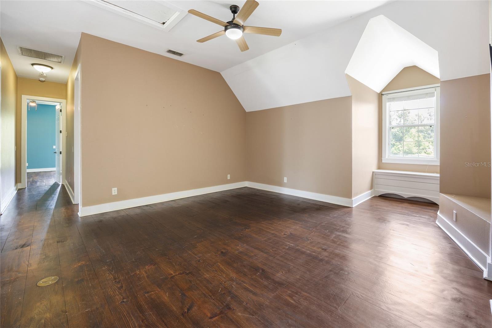 POST HORN - Residential