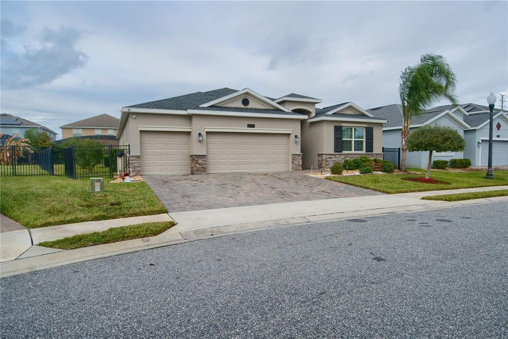 Photo of 2053 Camden Loop, Davenport, FL 33837 (MLS # O6375209)