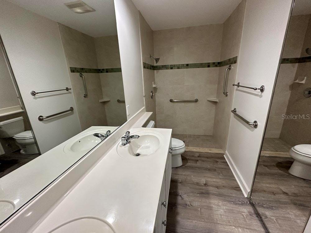 VILLAGEWALK - Residential Lease