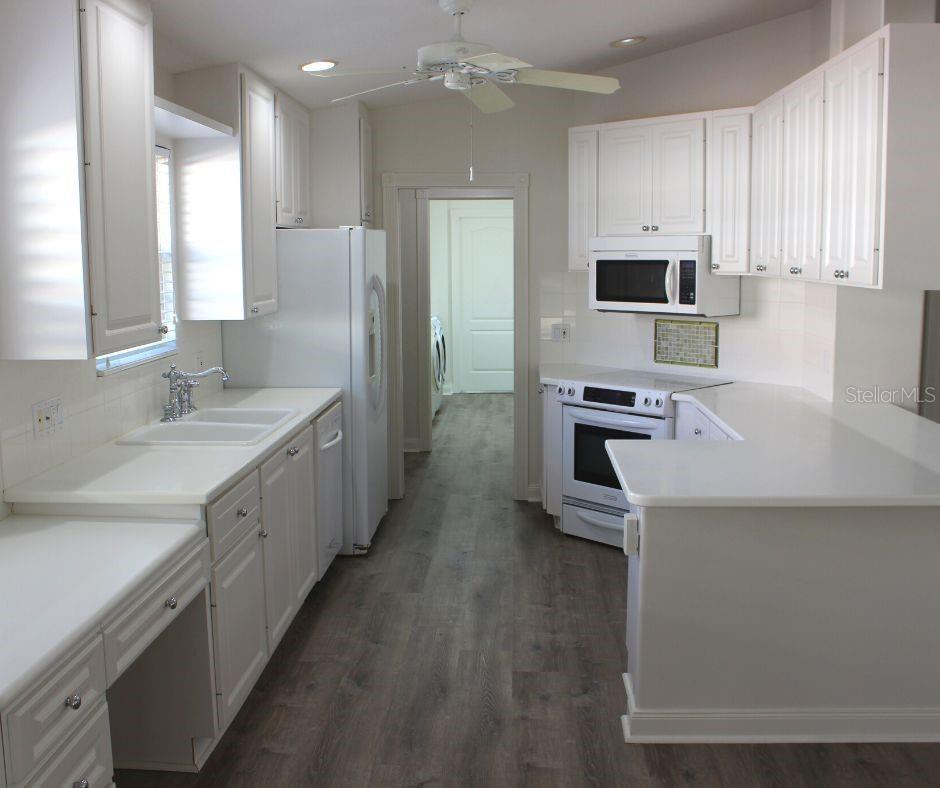 VILLAGEWALK - Residential Lease