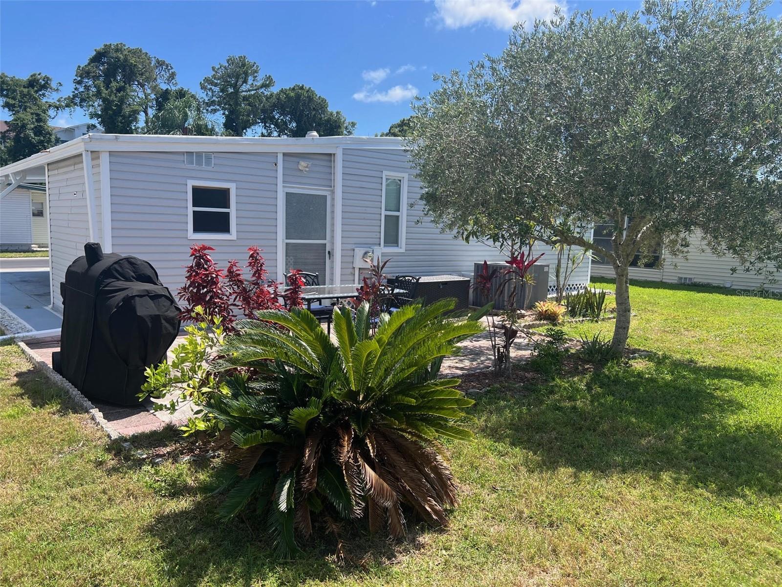 758 ROYAL PALM CIRCLE