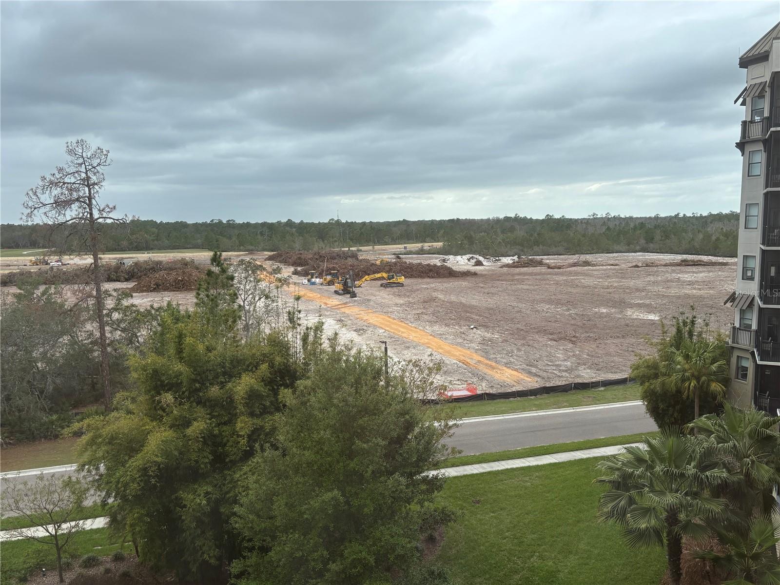 GROVE RESORT AND SPA HOTEL CONDOMIMIUM BUILDING 2 - Residential