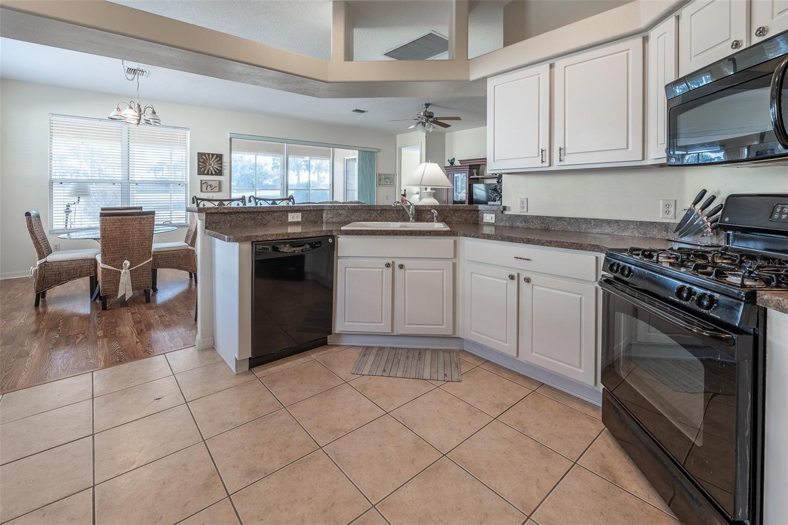 SUMMERGLEN PH 04 - Residential