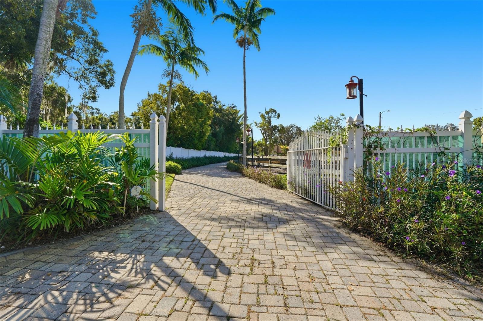 PINELLAS GROVES - Residential