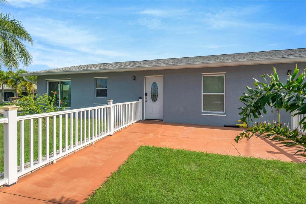 Photo of 2054 Saffold Park Drive, Ruskin, FL 33570 (MLS # TB8541240)