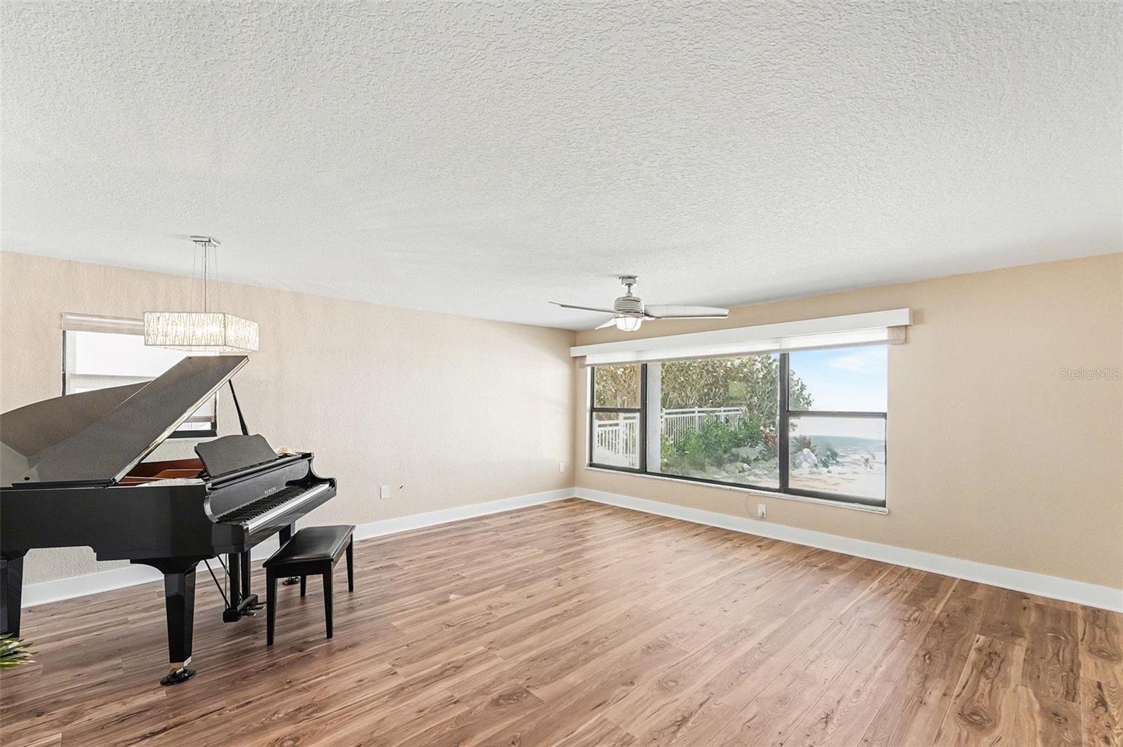 INDIAN ROCK SOUTH SHORE - Residential