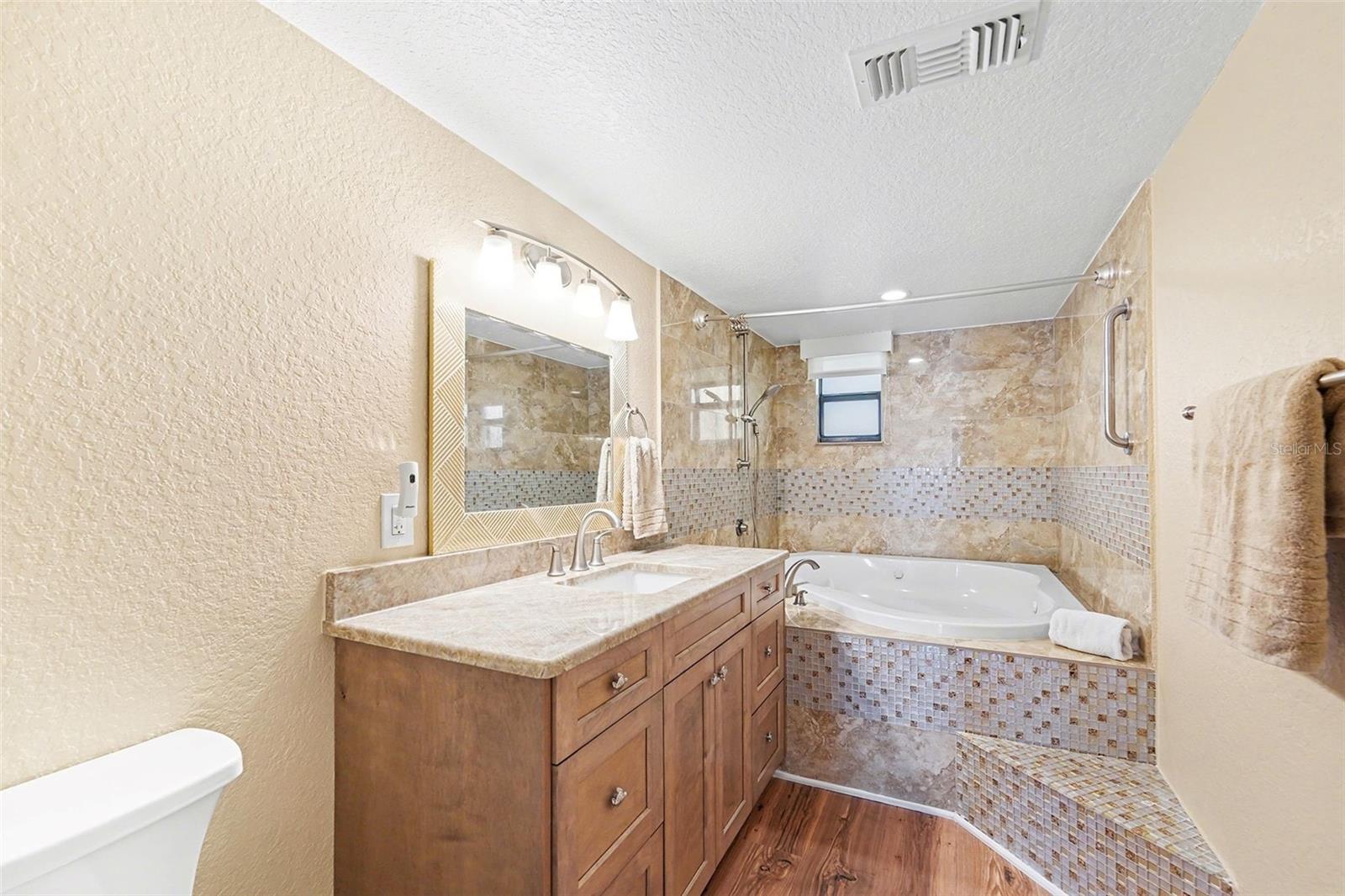 INDIAN ROCK SOUTH SHORE - Residential