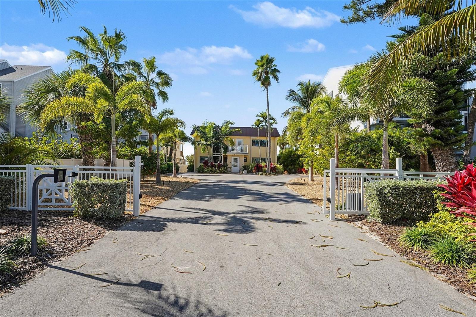 INDIAN ROCK SOUTH SHORE - Residential