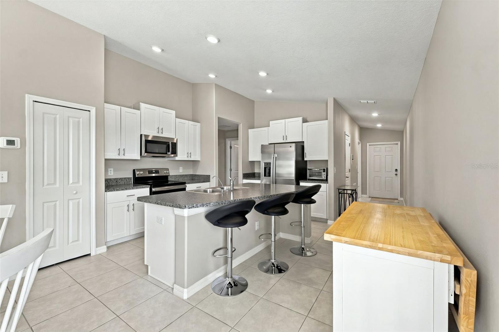 3731 GOLDEN SHINER LANE