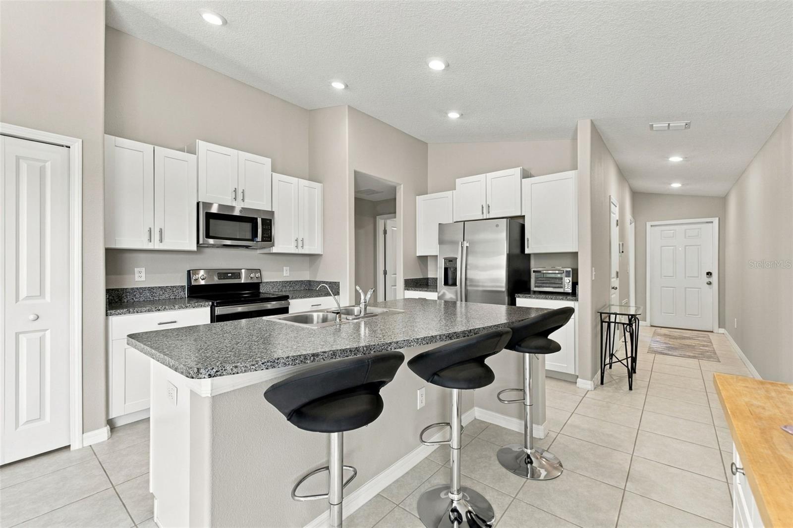 3731 GOLDEN SHINER LANE