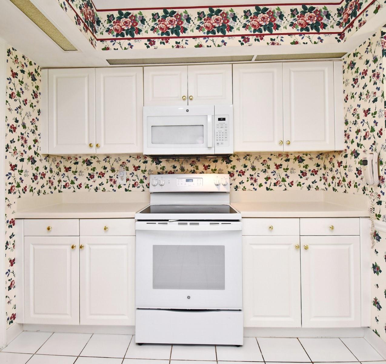 SPRING LAKE HILLS - Residential