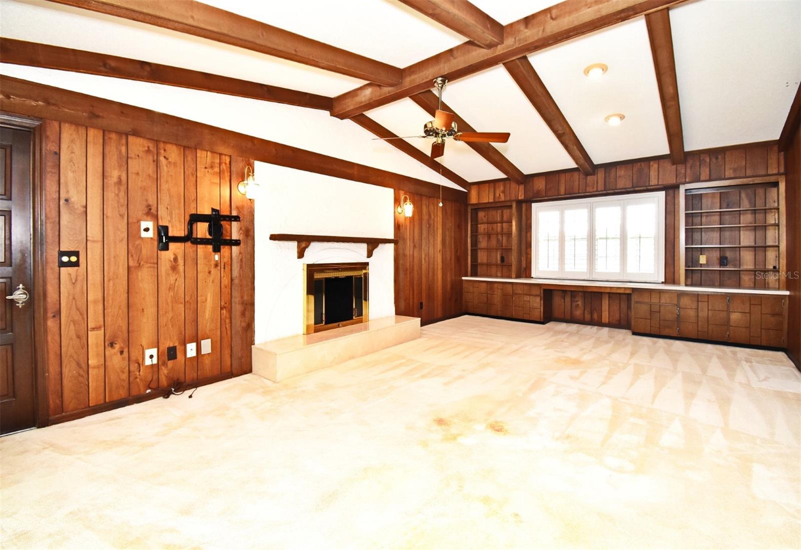 SPRING LAKE HILLS - Residential