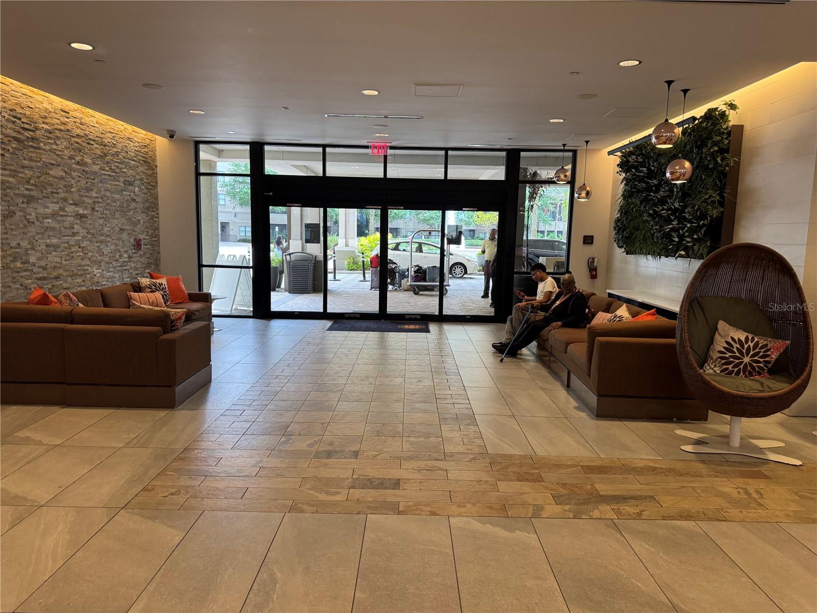 GROVE RESORT - Residential