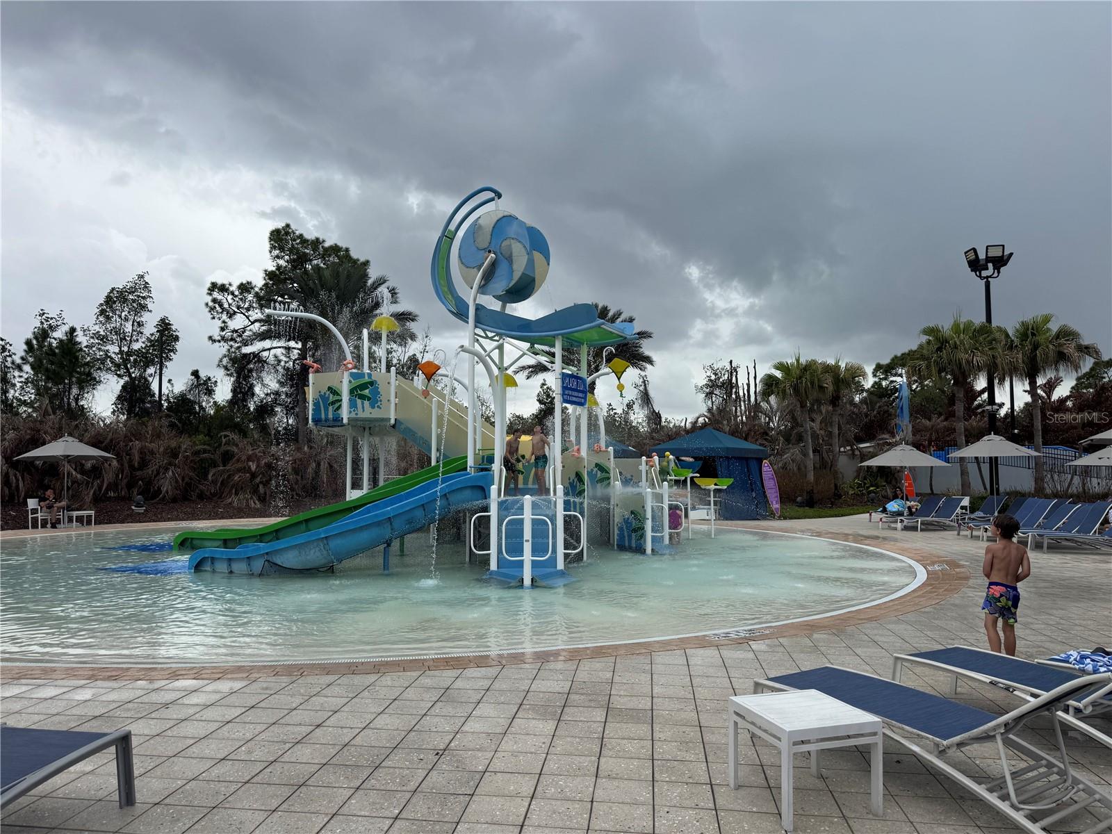 GROVE RESORT - Residential