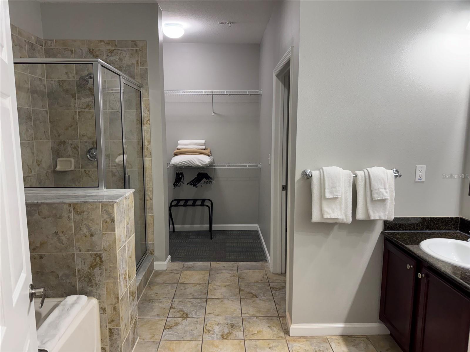 GROVE RESORT - Residential