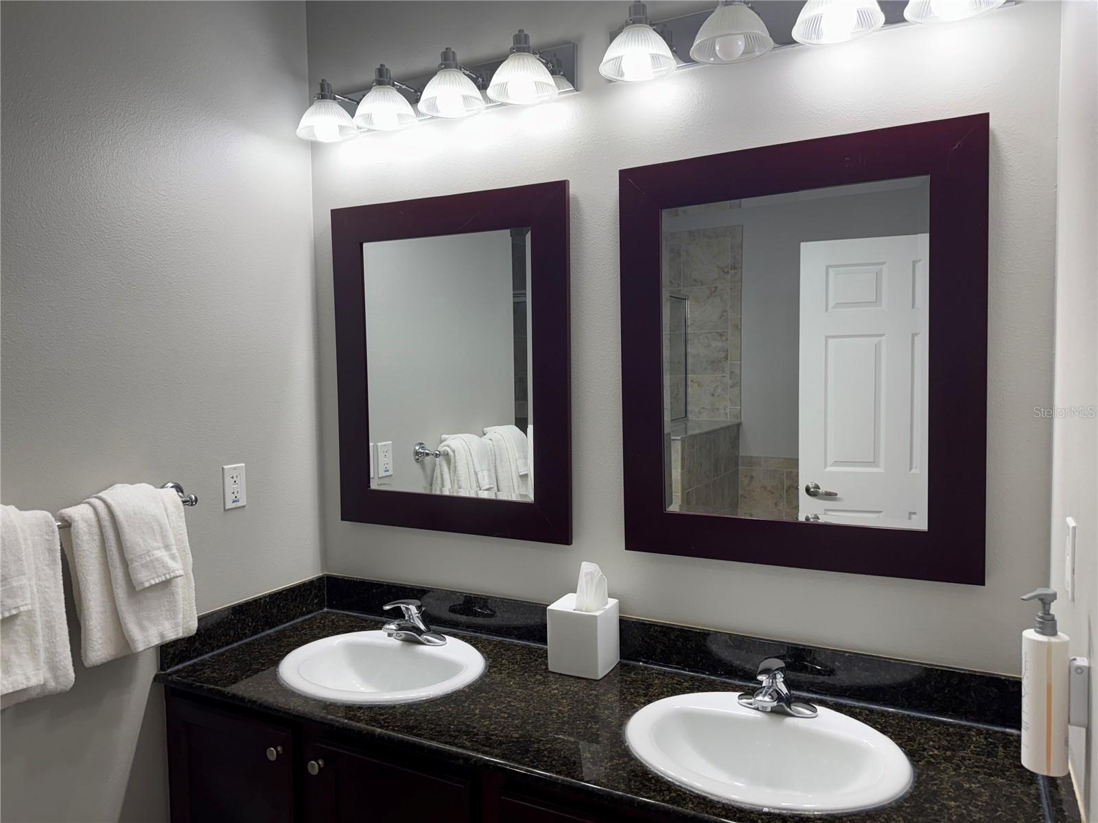 GROVE RESORT - Residential