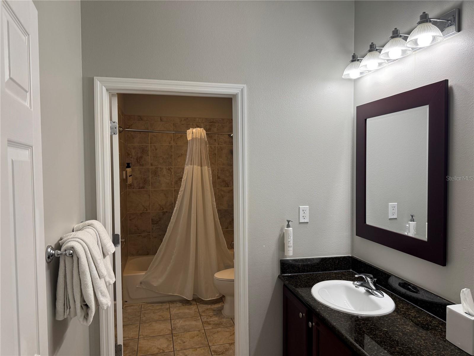 GROVE RESORT - Residential