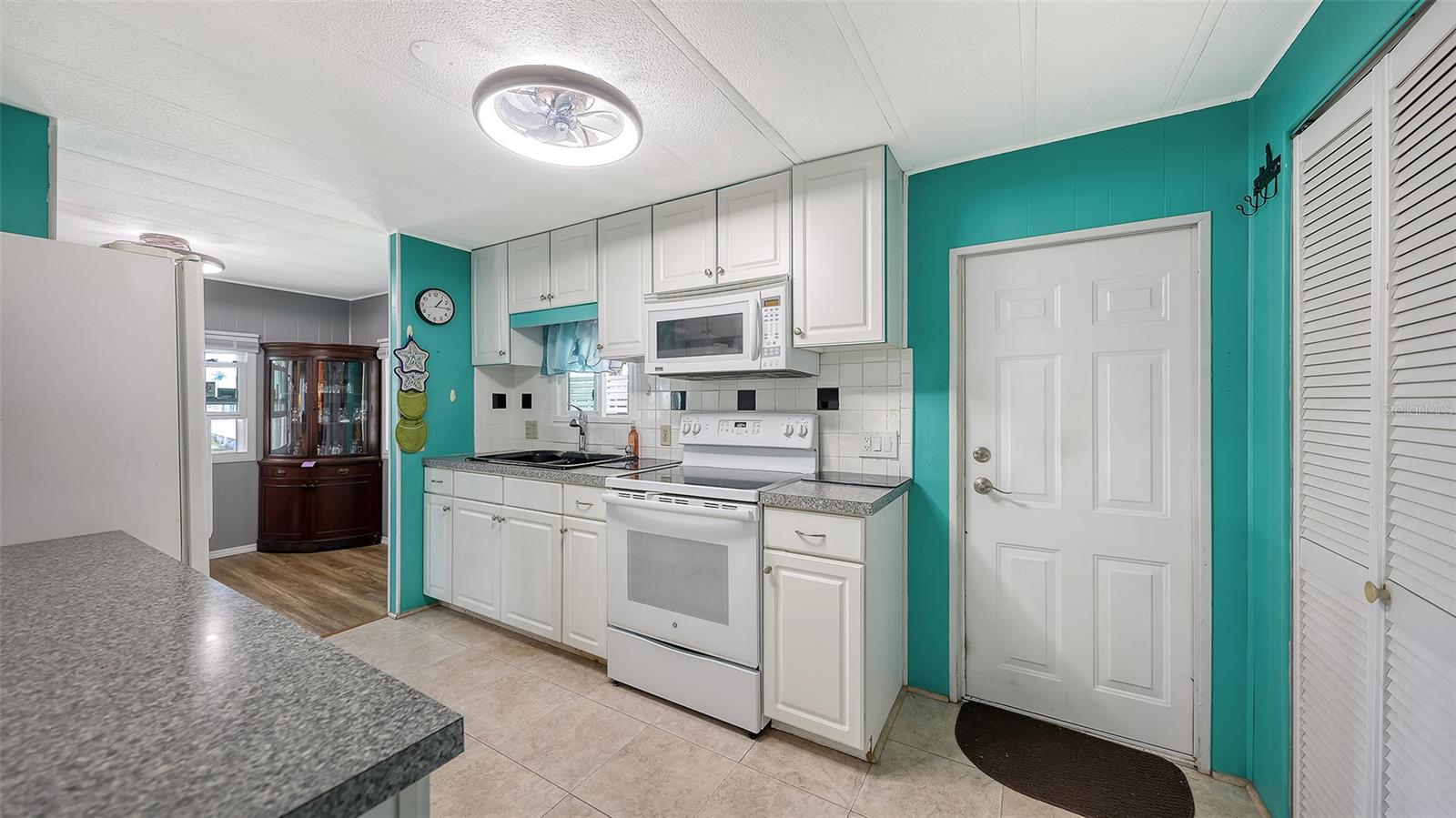 CHATEAU VILLAGE CO-OP - Residential