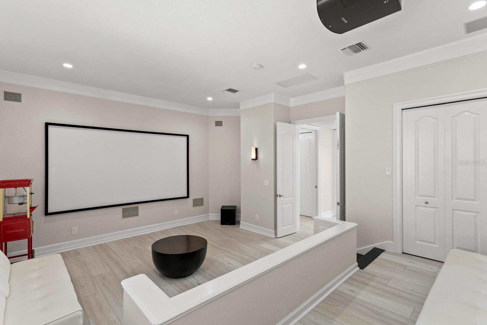 KIPPS COLONY ESTATES AT PASADENA YACHT/COUNTRY CL - Residential