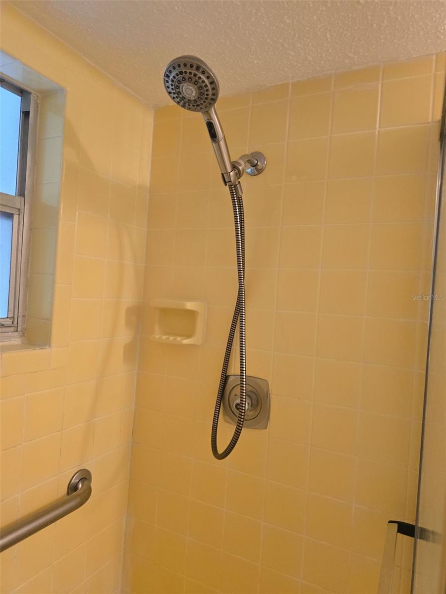 HEATHER THE - Residential Lease