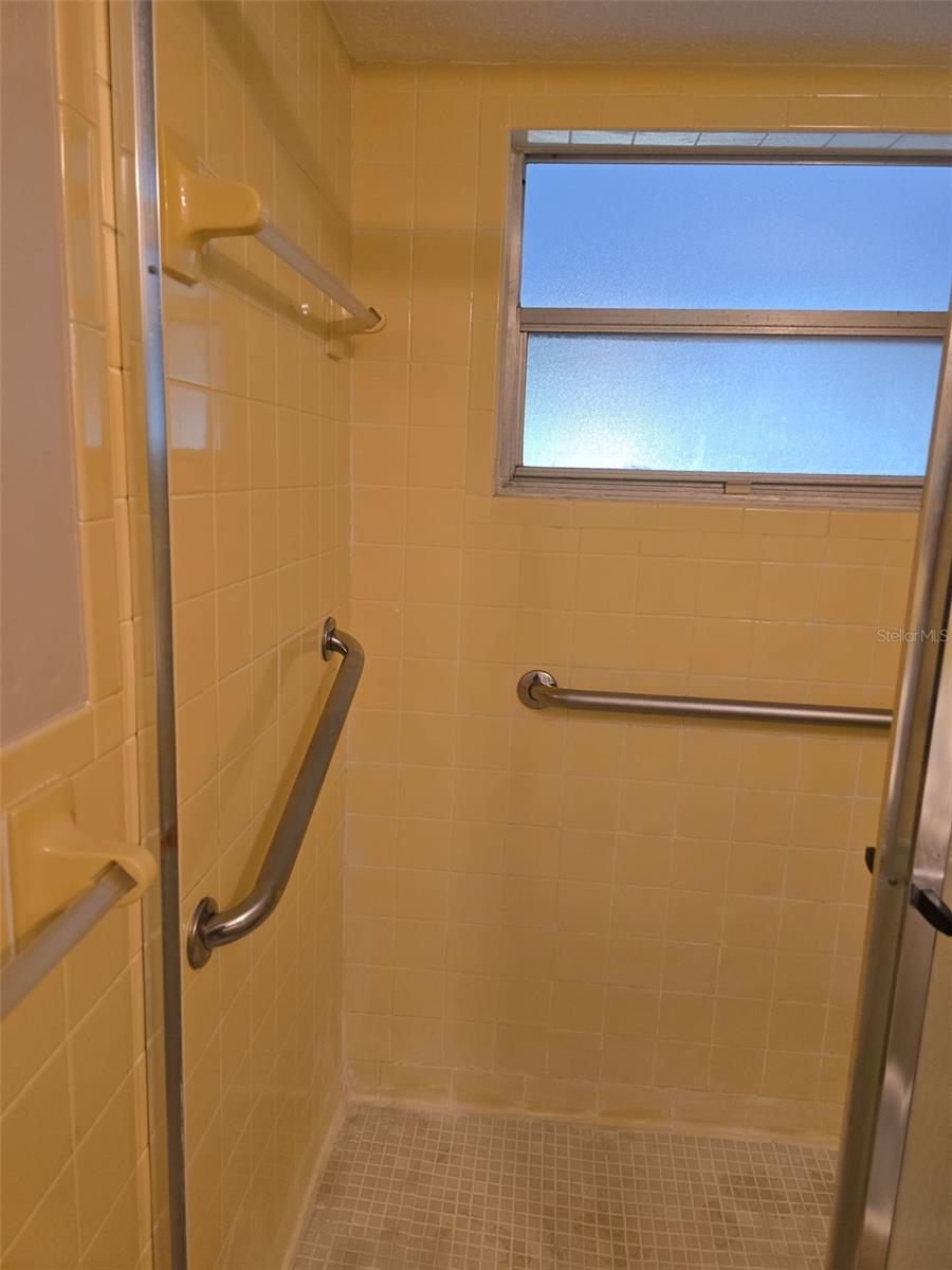 HEATHER THE - Residential Lease